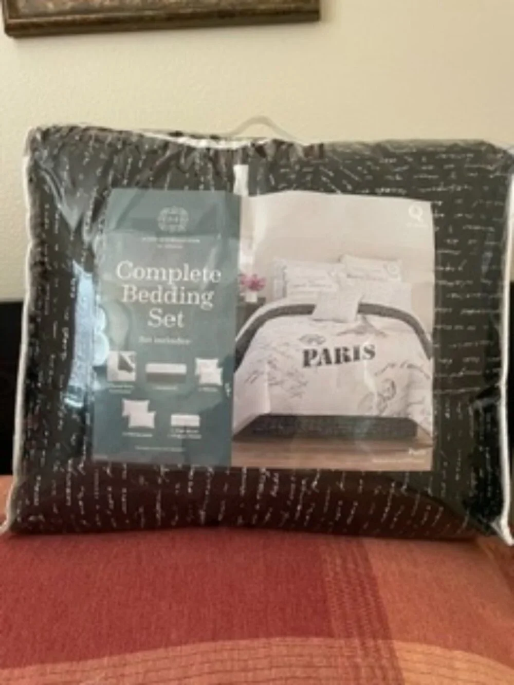 Queen size Paris bed comforter set